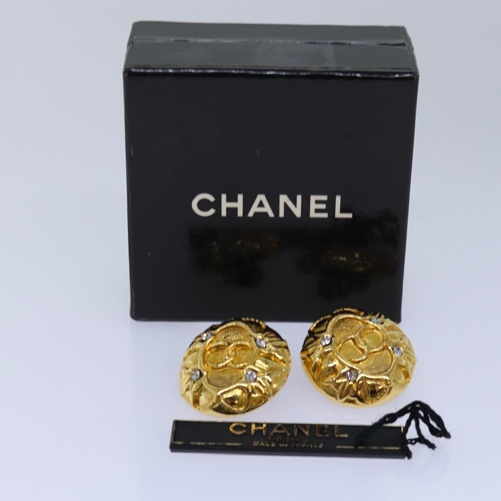 CHANEL Gold Circle 24 karat gold plated Clip On Earrings with the box and tag